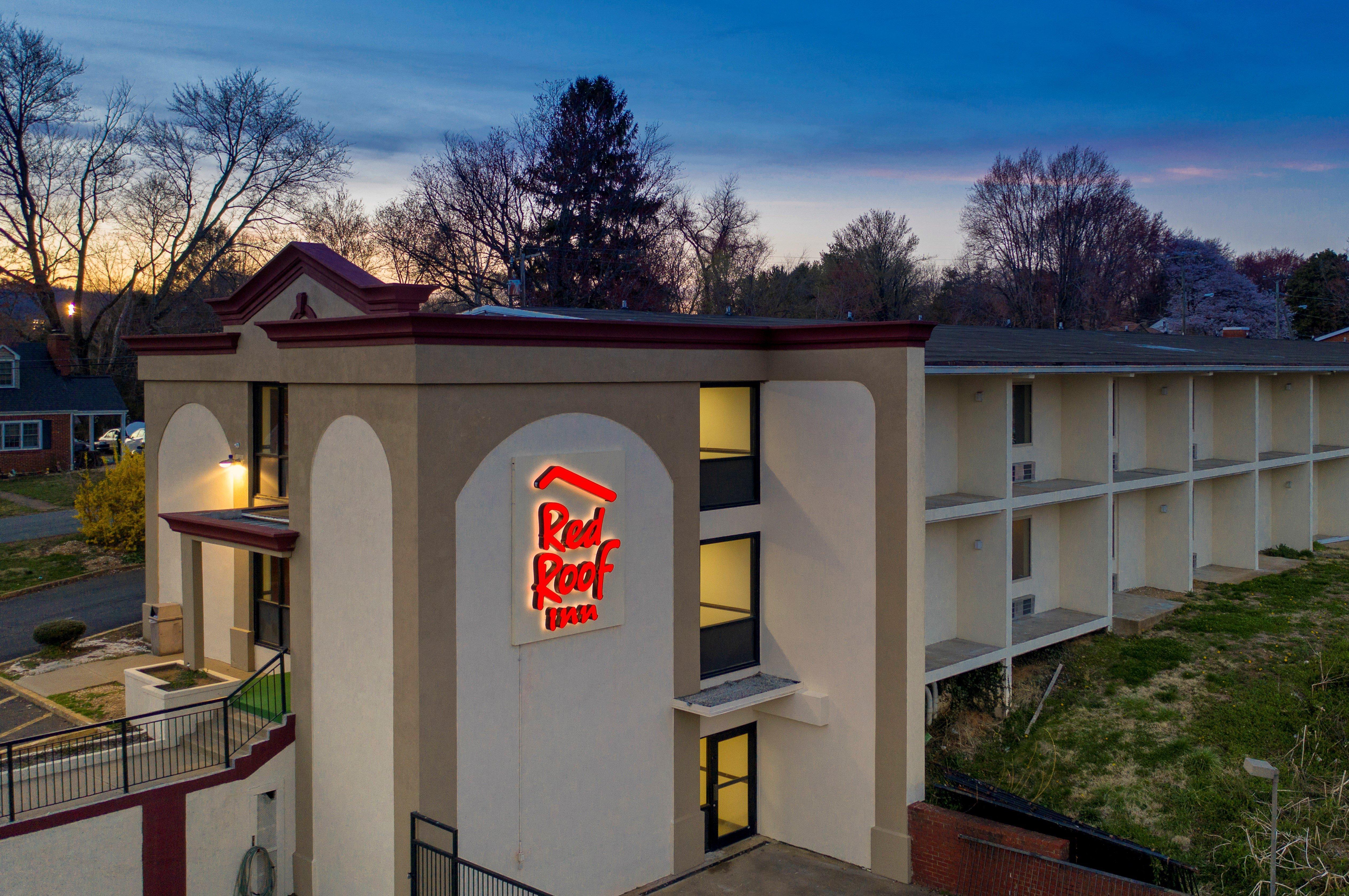 Red Roof Inn Уорентън Екстериор снимка